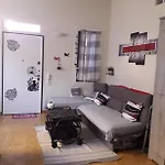 Les Violettes Apartment *