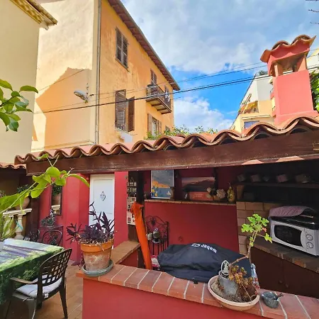 Les Violettes Apartment *