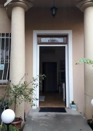 Les Violettes マントン