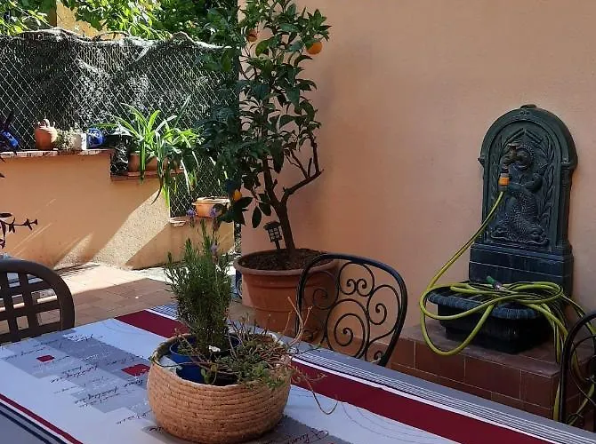 Les Violettes Apartment