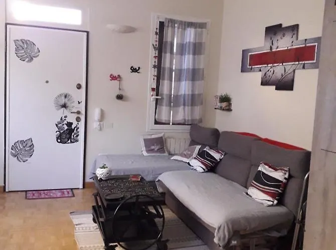 Les Violettes Apartment *