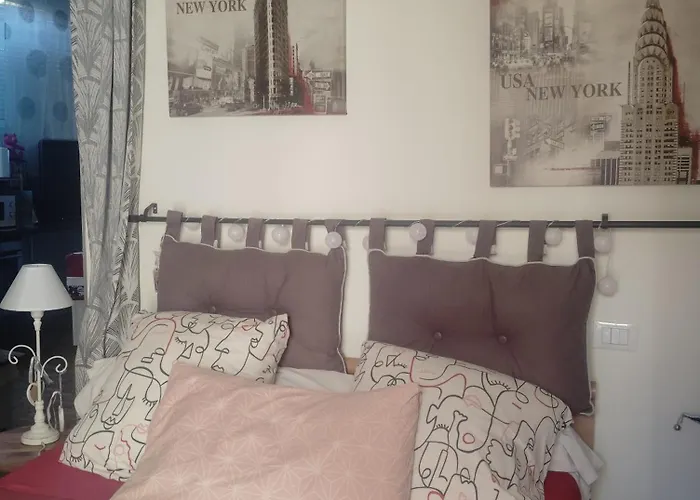 Les Violettes Apartment *